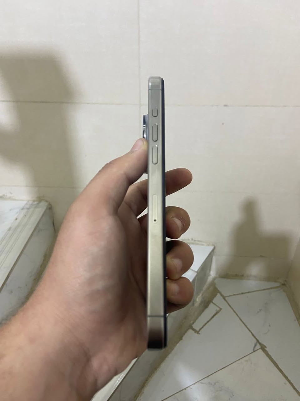 سلام عليكم ايفون 15 pro max  تيتانيوم🩶 ذاكره 256 بطاريه 91 جهاز مبدل بي شاشه بس والباقي كله مكفول كامره اتصال شريحه فيس اي دي كله كفاله نموذجm 
للبيع او مراوس حسب القناعه سعر 775 بي مجال شي بصيط اي استفسار خاص او وتساب مكاني كربلاء ***********
