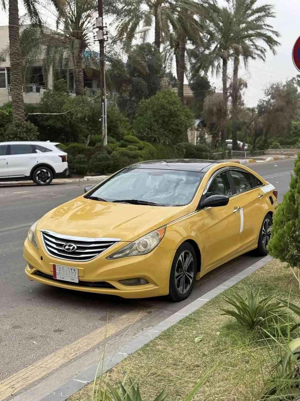 السلام عليكم ✋🌹
سوناتا ٢٠١٣ تكسي
رقم بغداد 
حادثهة باب السايق فقط بجم كبس 
محرك ٢٤٠٠ 
منظومة غاز
مصفر هيئة
فول مواصفات لمتدد
بانوراما ، تبريد وتدفئة بالكشنات ، كشنات الخلفية تدفئة ، شاشة وكامرة ، تحكم استبرن ، بصمة ، سماعات انفنتي
شادلهة منظومة تبريد جديدة ثلج
مكاني بغداد الكاظمية
للاستفسار : ***********
