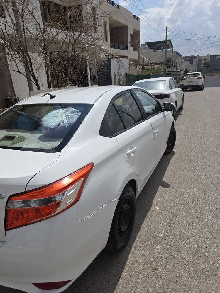 تویوتا یارس ٢٠١٦ بێ سبوغ دوقوپی بچوک سەرچاملغی پشتەوە 
جوابی نامە نادریتەوە 
١١٥ وەرەقەو مجالەکی کەم
رەقەمی خاوەن سەیارە 
***********
115وەرەقە أربيل, العراق
