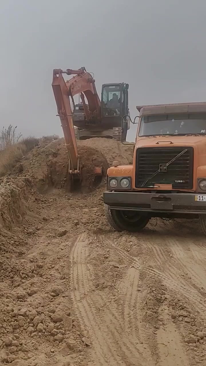 يوجد لدينا تراب حلوه وانقاض متوفر جميع آليات تعديل قطع ارضي ودفن بتلوات وجميع المواد البناء تواصل خاص او رقم الهاتف ***********
