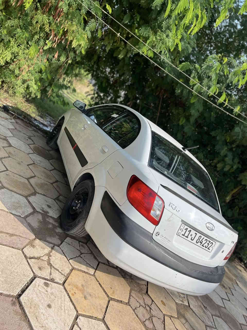 سلام عليكم للبيع كيا ريو وارد امركي حادث جاملغ و بنيد رقم بغداد
تبريد ما يشتغل و مشط الاستيرن بي چبنة طاكة 
رقم الهاتف... ***********
