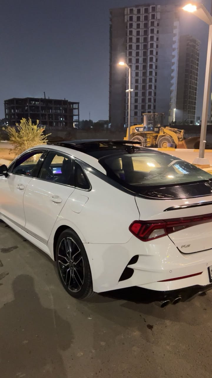 اعادة نشر بسبب الوعود الكاذبه سلام وعليكم كيا كيفايف جيتي للبيع
حجم لمحرك 2500تيربو طياره✈️
موديل 2021وارد أمريكي حادث تبديل جاملغ السايق فقط من امريكا 
وصار عندي الباب صبغ مال سايق ولبنيد وتحت المسطره مال لايت لخلفي صبغ فقط  بدون لغد مكفوله من لدواخل ايرباك ستيرن مبدل سستم كامل
—————————————————————————

 نوع الكير 8dct نمر دبل كلج✈️
تتفئه وتبريد كشنات مع تتفئه ستيرن 
ستيرن علا شكل حرف D
مقاعد السياره جلد مع ختم علامه gt كشن حاضن 
سستم سماعات بوز ارقى شركه 
لايت لخلفي لد 
لايت لأمامي 3عدسات علا كل لايت مع لد لون اصفر علا حافه الايت 
اوتو هولد 
ترحيب عند الأقتراب 
مري متحركه عند الرجوع 
حساس ضغط الأطار 
رادار جانبي امامي خلفي 
نضام/ NORMAL/SPORT/SPORT PLUS/CUSTM
جام اوتو مع حساس عند المطر تشتغل الماسحات تلقائي
تبريد قطعتين ثلج 
عليه كت سوادات اني ضايفه 
كامره خلفيه
مانع انزلاق 
تحديد مسار 
تثبيت سرعه 
سياقه ذاتيه 
مانع تصادم
صندوق ذكي فتح عند الأقتراب
بصمه تشغيل مع بصمتين 
مع منفذين شاحن خلفي بقوه 12 v
ومنفذين امامي 12 v
سبير منازل مع عدة الفتح 
شاشه كبيره اكبر حجم 
تحكم في صوت المحرك في الشاشه
تحكمات ستيرن جهتين 
سستم كزوز بلادي 4 صالنصات 
ويل رياضي مع ختم جيتي في الفك 
هاند بريك بصمه
جناح اسود خلفي 
بلاجكتور امامي بلادي
حافض أكواب مع شاحن لاسلكي 
أبواب بصمه مع بصمه تشغيل
—————————————————————————
وبعد هواي مواصفات مذاكرهن سعره 180 قفل او مراوس حسب لرغبه 
مكاني بغداد حي الجهاد رقم اربيل تحويل بسمك شوكت ما تريد 
رقمي /***********
