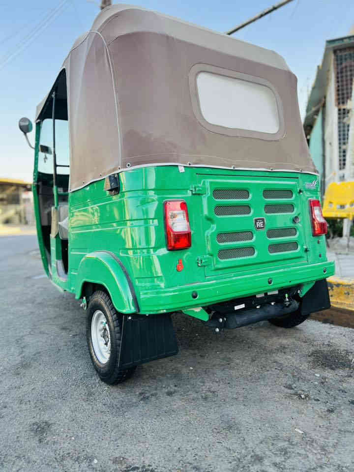 سلام عليكم شباب تكتك للبيع تكتك مرقمه مديل 20 شهر 10 تكتك نضيفه مكفوله لأضربه ولاصبغ مكينه مفتوحه بوش وبستم تكتك جاهزه مثل ماموضح بل صوره ربع ماذب عليه لعنوان بغداد تصل وبل خدمه رقم هاتف 👈🏻*********** لشراي يتصل
