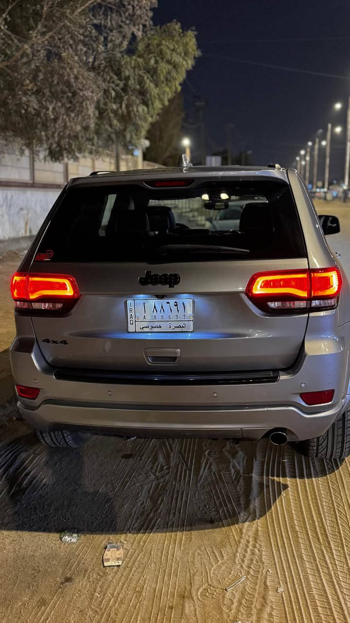 جيب شروكي 2018 السياره مكفوال ماعده جاملغ مع البنيد صبغ السياره جاهزه كير مكينه حداد  السياره بلاك توب فتحه رادار خلفي معروفه مواصفات ال بلاك توب 
*********** البصرة, العراق
