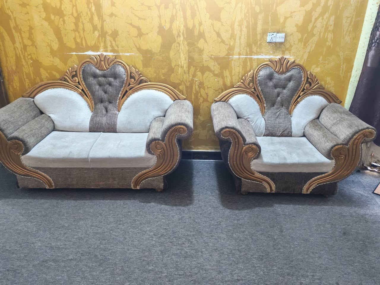 السلام وعليكم
قنفات للبيع 
5 قطع
السعر 400 وبيهن مجال
العنوان البصره القبله حي المهندسين 
للأستفسار ***********
