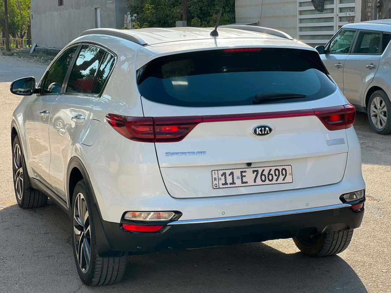سبورتج موديل 19بغداد دولي  باسمي تحويل مباشر ماشيه 123 السياره جاهزه من كير مكينه حداديه مكفوله كفاله عامه السياره مال جناي السعر 177 وبيه مجال للشراي 
للاستفسار *********** حلة, بابل
