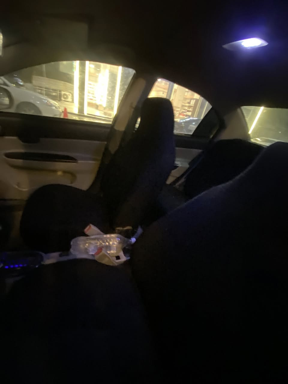 السلام عليكم اكسنت موديل 2010كير ومكينه شرط  بدون ضرر السياره كاربون بيها شرط التحويل ول وكاله السعر 85وبيها مجال شي قليل السياره يعوزها ترتيب ***********
