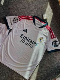دريس ريال مدريد نسخه مشجع اصلي مع شورت خامه فول كاولتي مع شعار 15 دوري...
