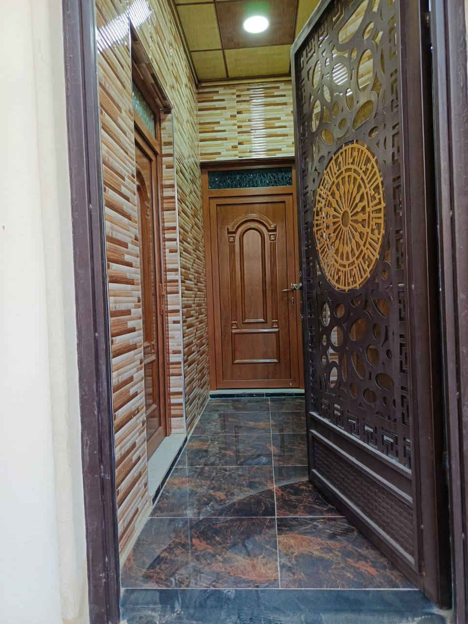 عروض مكتب اساور للعقارات 
دار للبيع في حي مزارع الحدباء قبل شقق الحدباء
بستان ملك صرف طابو الزهور
شارع تبليط 12 متر
شروق تام
200 متر واجهه 10 ركن
طابق ونص
البيت فارغ استلام فوري
اربع غرف نوم
لمعرفه السعر اكتب تم ليصلك على الخاص
للاستفسار زياره المكتب سايدين البحرين مقابل مطعم احمد الحاج صلاح
***********
***********
