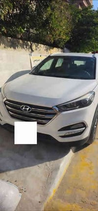 للبيع فقط....السعر ١٧٢ توسان ٢٠١٦  وارد خليجي محرك ٢٠٠٠دوش .. lt  رقم ...