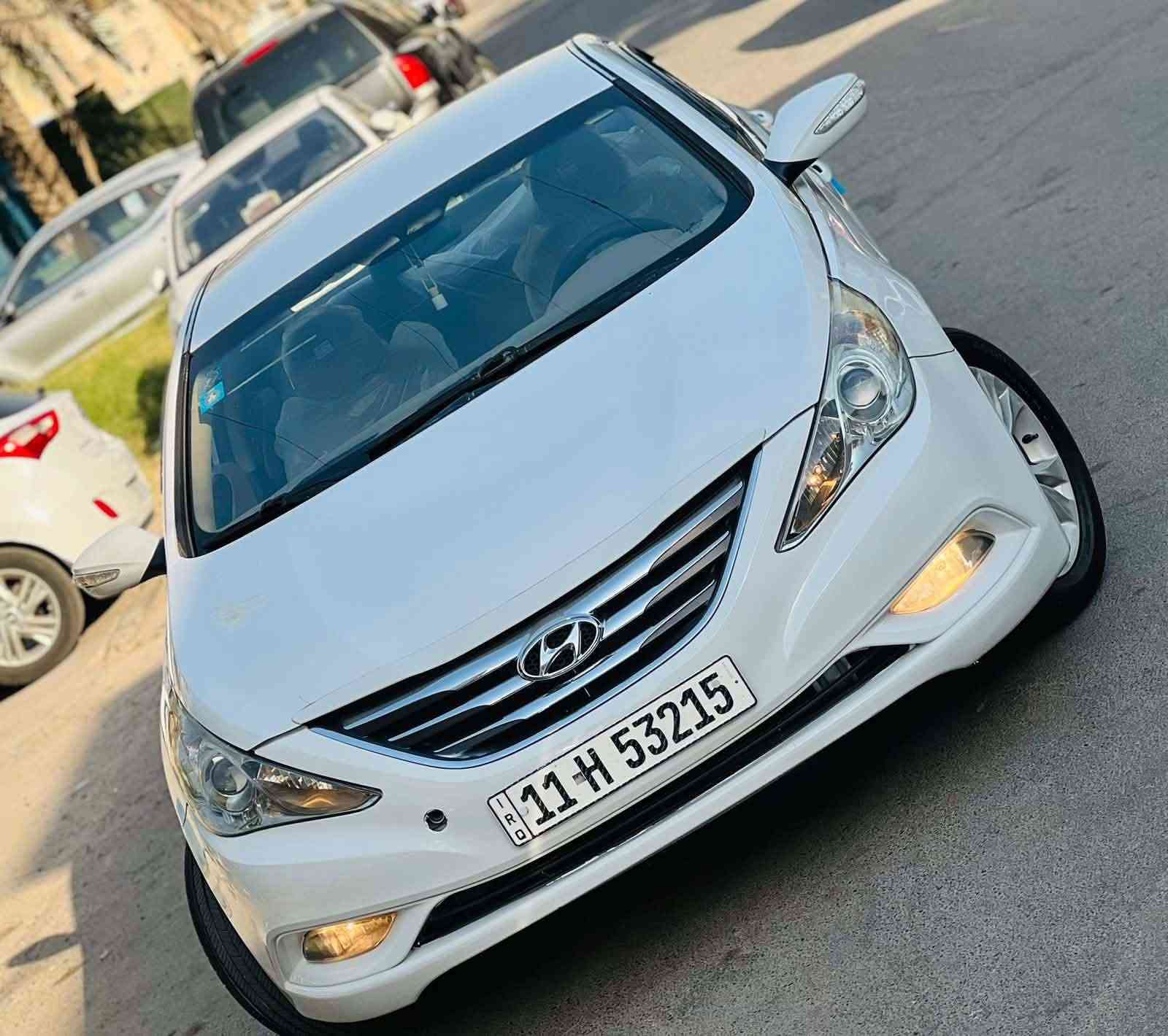 السلام عليكم عندي سوناتا ٢٠١٣ خليجي رقم بغداد
 الدوالي جديد تحويل ثاني يوم سيارة جديده بمعنى 
الكلمه مابيها اي نقص محرك ٢٤٠٠ مكينه وكير ممفتوحات 
مكفوله من الصبخ والضربه كفاله سبير منازل 
مواصفاتها 
شفتات بل ستيرن 
كشن كهرباء 
تبريد قطعتين 
تحكمات فول 
حساس خلفي 
كأمر 
شاشه 
اي بي اس 
ايكو 
مري شفط 
اشاير بل مري 
داخل لونين 
ويل كب 
سياره جديده وجاهزه 
مكان السياره بغداد 
عارضها ب ١٢٨ وبيها مجال للشراي 
وهذا رقمي 
***********
