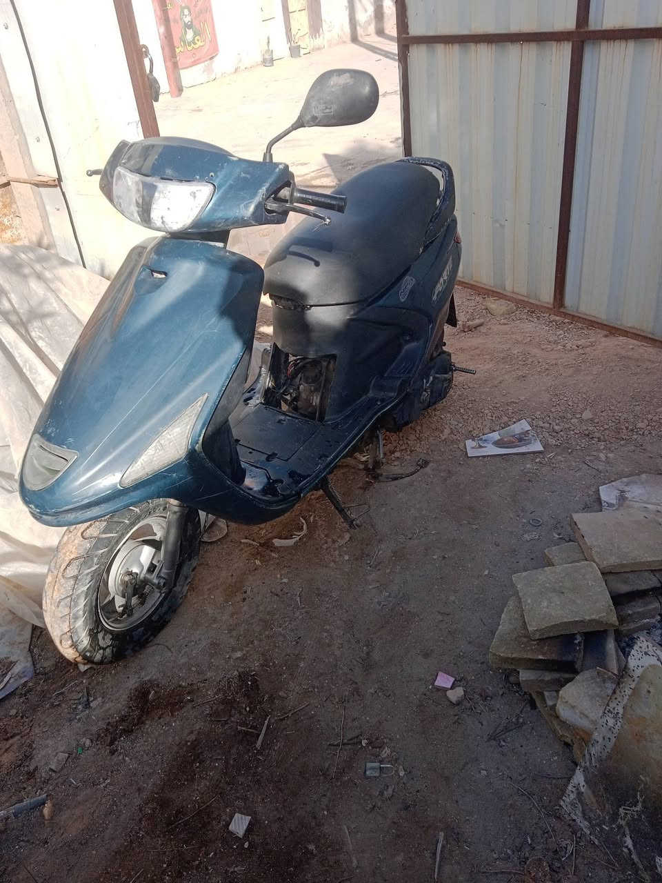 السلام عليكم دراجة فراشة للبيع بسعر مناسب مكاني نجف حي الانصار مفتوحة ع ايد مصلح مبدل بستم بس  وكهربائيات عوزهن باتري 
للاستفسار خاص او ع رقم ***********
