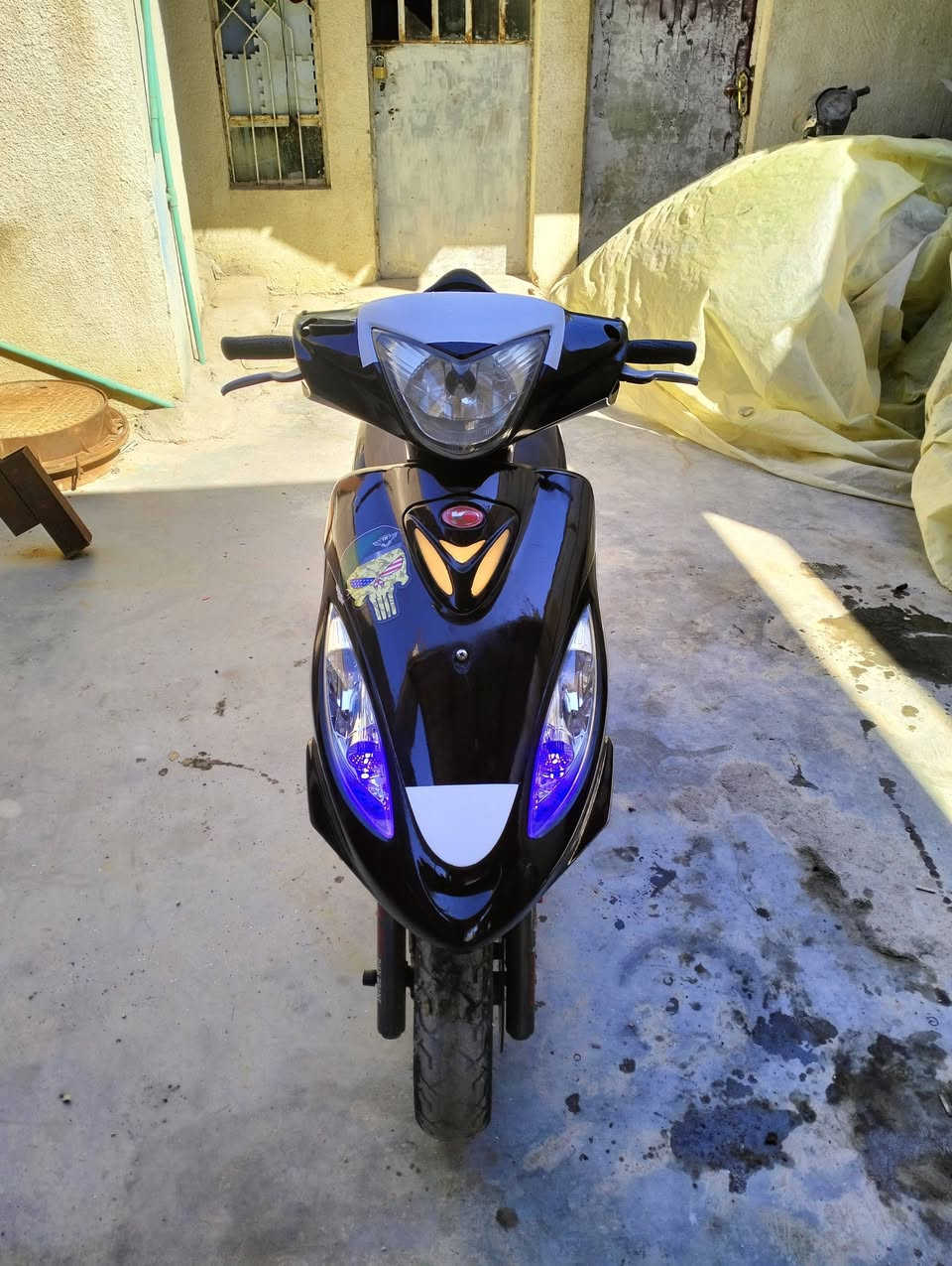 السلام عليكم
دراجه كامكو للبيع موديل 13 
اي برغي ماناقصهه لسعر خاص   ،،،، ***********
