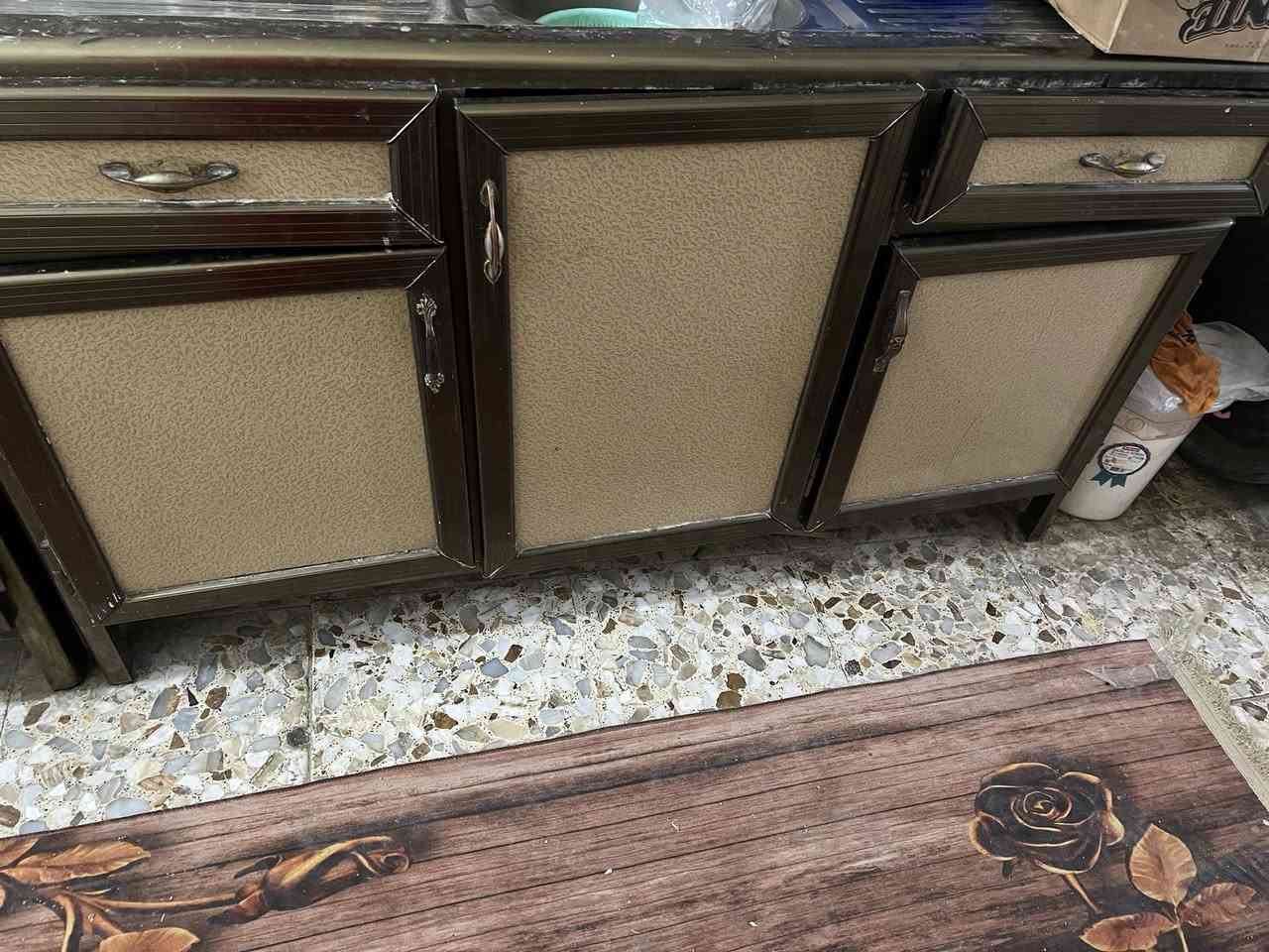 السلام عليكم للبيع كاونتر ثلاجه  ومجمده  الاتصال عل الرقم ***********
