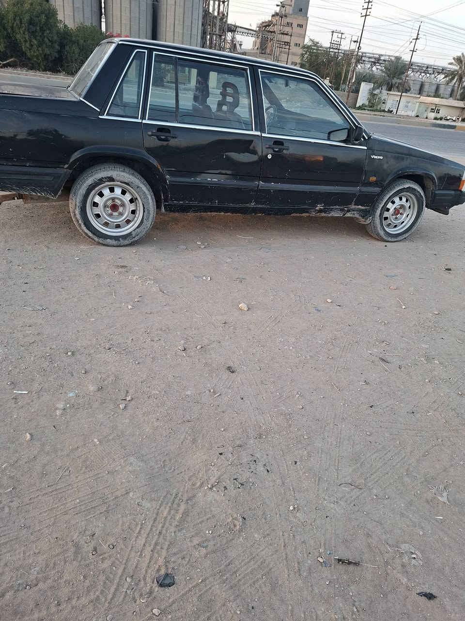 فولفو ٧٤٠ موديل ٨٨ سنويه لسنة ٣٠ هزه جديده كير ممتاز محرك لا تبخير لا تنقيص حداديه وسط كهربائيات شغاله سياره حلوه خير من الله السعر ٢٤ مجال قليل كلش الديوانية قضاء الشامية ***********
