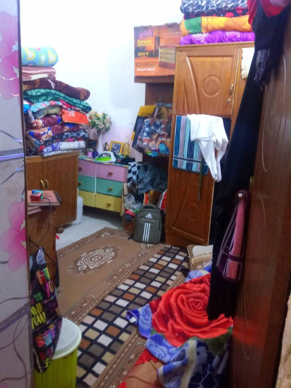 يا الله السلام عليكم بيت للبيع واقع حال تجاوز العنوان بغداد جسر ديالى القديم مساحة البيت ١٨٠ متر بي غرفتين وحدة صغيرة وحدة جبيرة ستقبال حمام تواليت مطبخ وكراج جبير خدمات كاملة مي مجاري كهرباء حتة سحب واصل سبب البيع ضروف خاصة السعر ١٢ وهاذ رقمي ***********
