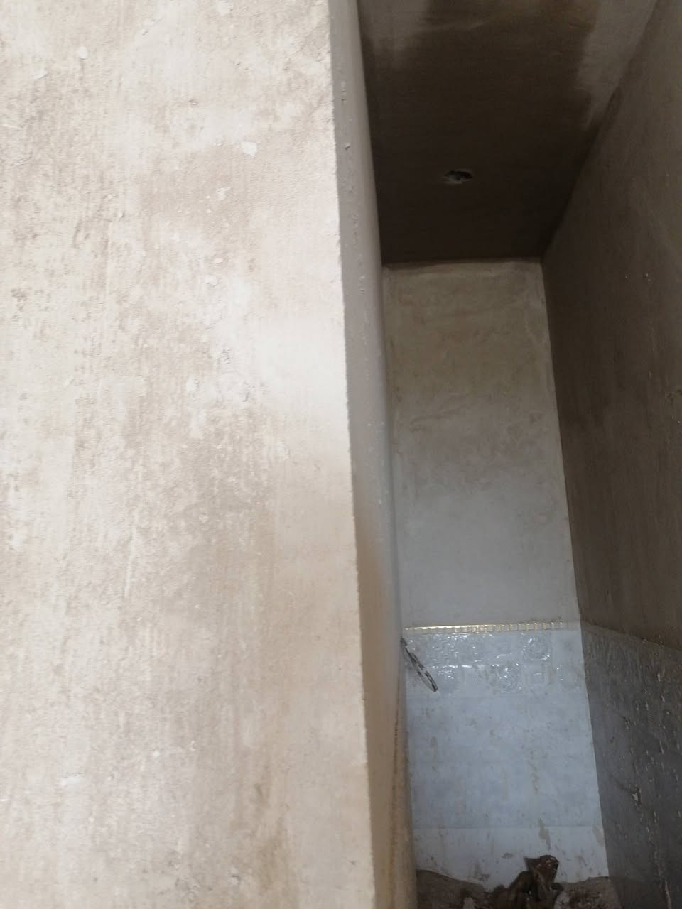 خلفه 
جص وبورك 
مع كادر كامل 
جص بورك سيراميك لبخ وجهيات 
تشميع خارجي تشميع داخلي 
شغل تخريج مهندس 

***********
***********
