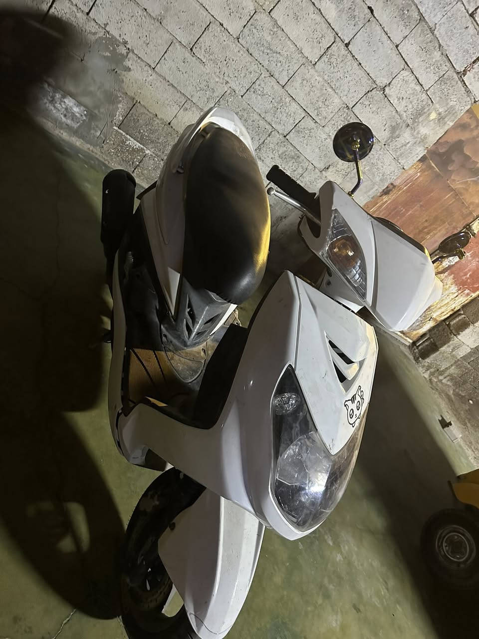 سلام عليكم للبيع سكنس فحل نوزل كلجات رياضي كفرات جديد دراجة حلوة وكاعدة بس بيهة صوت بل خرز مال راجز مال سلف مكان تقاطع نهروان رقم *********** سعر 750 مستعجل عل بيعتها
