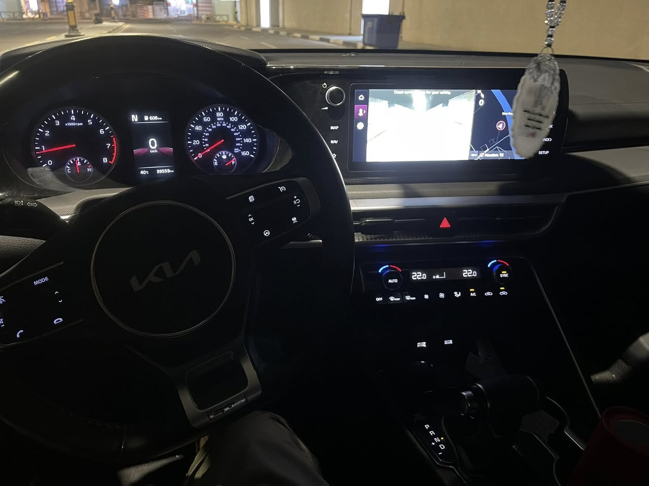 كي فايف 2023 بعدها مامرقمه
1600 تيربو 
ضربتها فقط الصندوق ومبدل دعاميه خلفيه 
داير مداير مكفوله 
مفوله للاخير شنو يعجبك من مواصفات موجوده بيها
ردارات حساسات ماشيه 27 ميل 
*********** 
عنواني البصره 
السعر 180 ورقه
