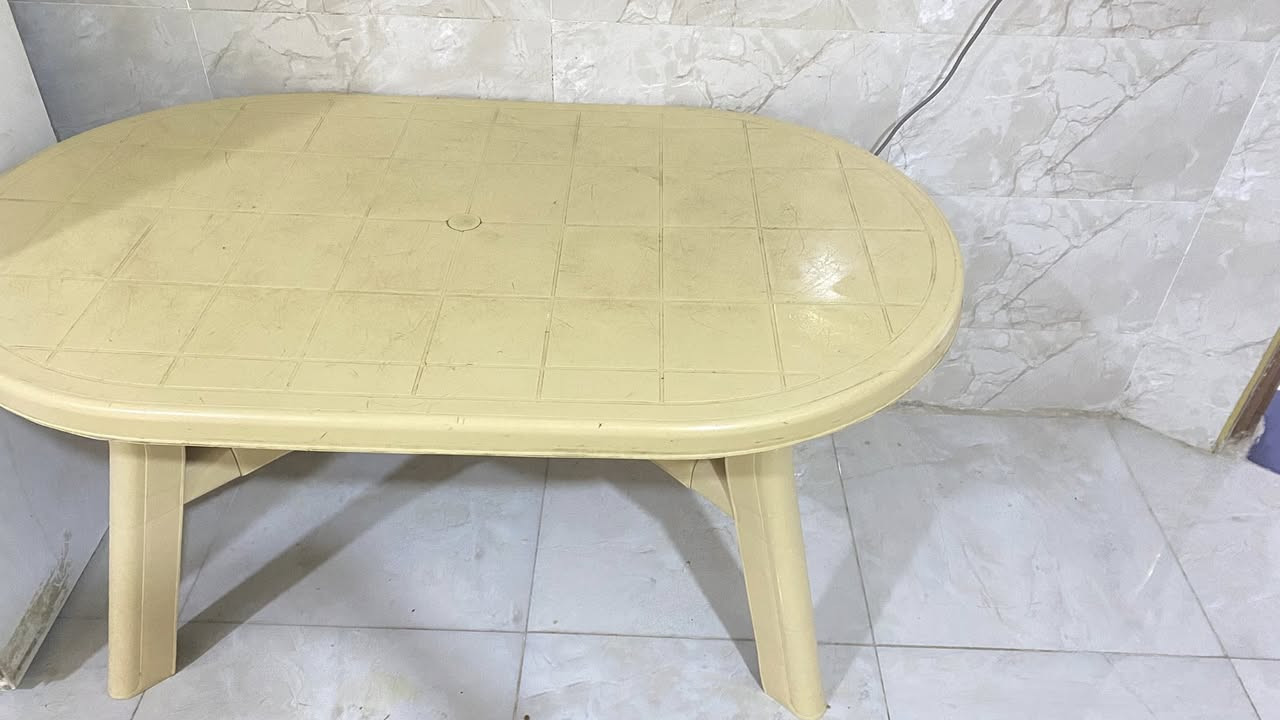 ثلاجة وبراد ماي ب 200 الف 
بايسكل ياباني ب 30 الف 
ميز طعام سعر 25 الف

 0780 239 4033‬
