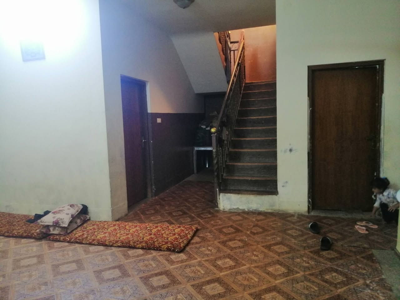 بيت للبيع طابو صرف في الفلوجه حي جبيل قرب مدرسة الهمام شارع ٢٠ طابق واحد بناء بلوك حديث المساحه ٢٦٠ متر يحتوي على غرفه النوم عدد 2 وصاله ومطبخ ستقبال صحيات داخلية و خارجية السعر ١٢٠ مليون وبي مجال بسيط للاستفسار مراجعة مكتب القمه للعقار او الاتصال على الأرقام التاليه *********** ***********
