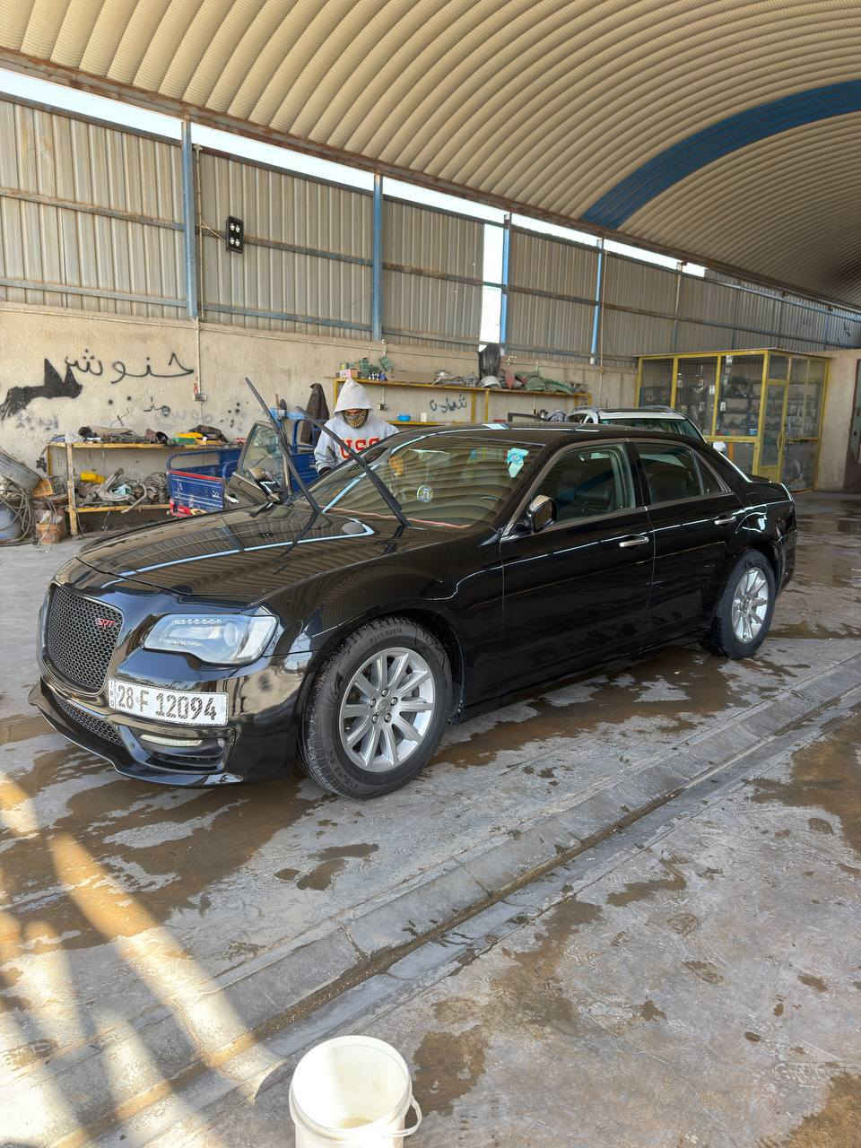 السلام عليكم 
اوباما2012 السيارة داخله كلين هنا تبدل بيها جاملغ صوب العبري اصلي كفاله شاصي ولغد وبيها صبغ مقدار شبر بهلال الجاملغ الخلفي
مواصفات السيارة كير طيارة كشنات كهربائيات و جلد هيترات مري شاشه كبيرة 
مكان السيارة بابل /الطليعة
السعر/165
رقم الهاتف/***********
