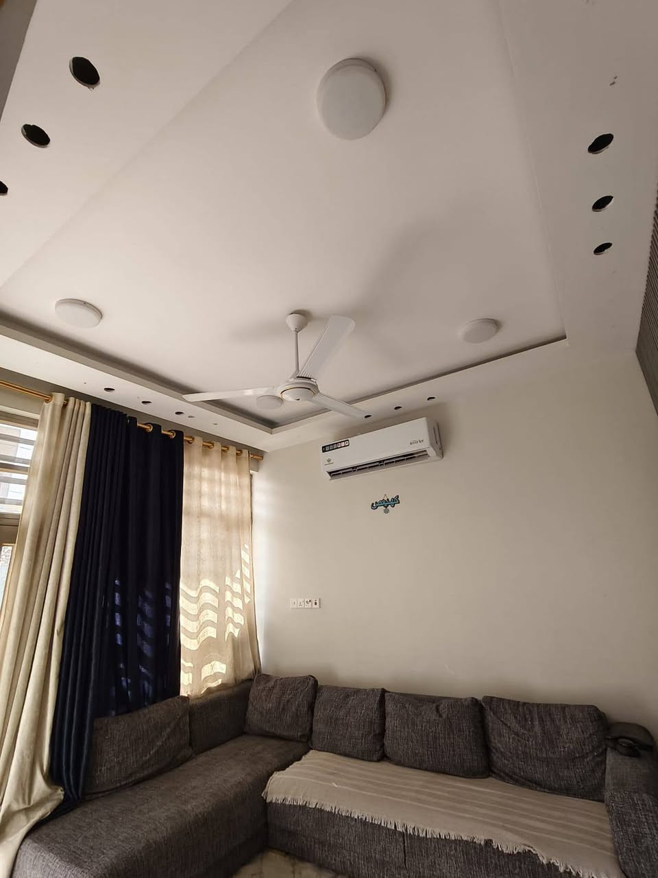 دار للبيع مساحه 80متر مربع 5*16 العنوان مدخل الحمل على شارع 15 عريض
***********
