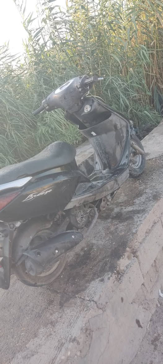 سلام عليكم شباب هي دراجه بريز  البيع 400وبيه مجال العنوان بغداد دوره مجفته جديد اومتوازي عله بيعته ول درجه سلف وهند يشتغلن بس يردله شغلات بصيطه *********** وأوراق بيه صولي اوراق
