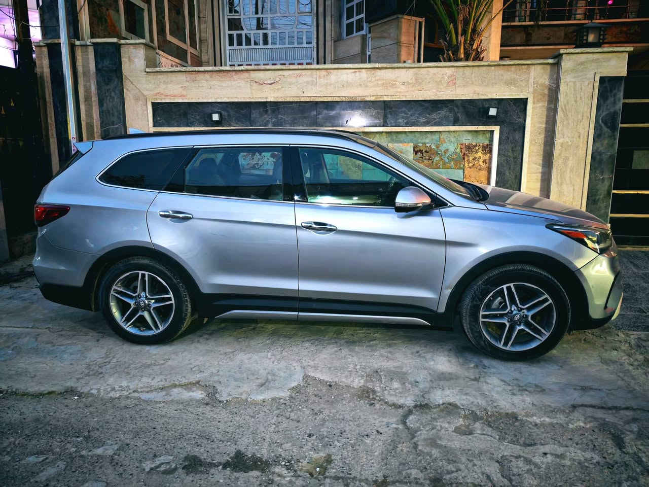 للبيع هيونداي سنتافي كراند فوول 1/1
موديل♦️ ٢٠١٧
للاستفسار التواصل على الرقم 
***********

مواصفات 
♦️_حجم محرك 6سلندر  3300
♦️_تحكم ستيرن
♦️_كروز سرعه 
♦️_كامرة خلفية بلادية 
♦️- حساسات خلفيه 
♦️_ اشارة ترحيب
♦️_يدات نيكل
♦️_لد أمامي + لد خلفي 
♦️_كشنات جلد بلادي
♦️_بصمه تشغيل +بصمه ابواب + صندوق 
♦️_ أضائه ترحيب باليدات عند الاقتراب 
♦️_كشنات كهرباء عدد 2
♦️_انظمه قيادة عدد 3
♦️_ 3قطع تبريد  
♦️_سبعه راكب 
♦️_قمارة بانوراما 
♦️_بردات  جانبية للجهة الخلفية 
♦️_حاكيه +بلوتوث 
♦️_ويل حجم ١٩
♦️-منفذ يو اس بي امامي وخلفي 
♦️- فور ويل 
♦️ درايف مود 
♦️-كراسي الاماميه تدفئه تبريد 
♦️- نظام تزحلق يو بي اس 
♦️- نظام نزول منحدرات 
♦️- نظام تحكم بلمقود سبوت او عادي او رياضي 
♦️- منظومة زنون كامله الايت عالي ناصي + بلاجكتورات
وبعد بيها كومة مواصفات 
السيارة نظيفة وادامة دورية
سونار السيارة موجود بالمنشور
للاستفسار التواصل على الرقم 
***********
