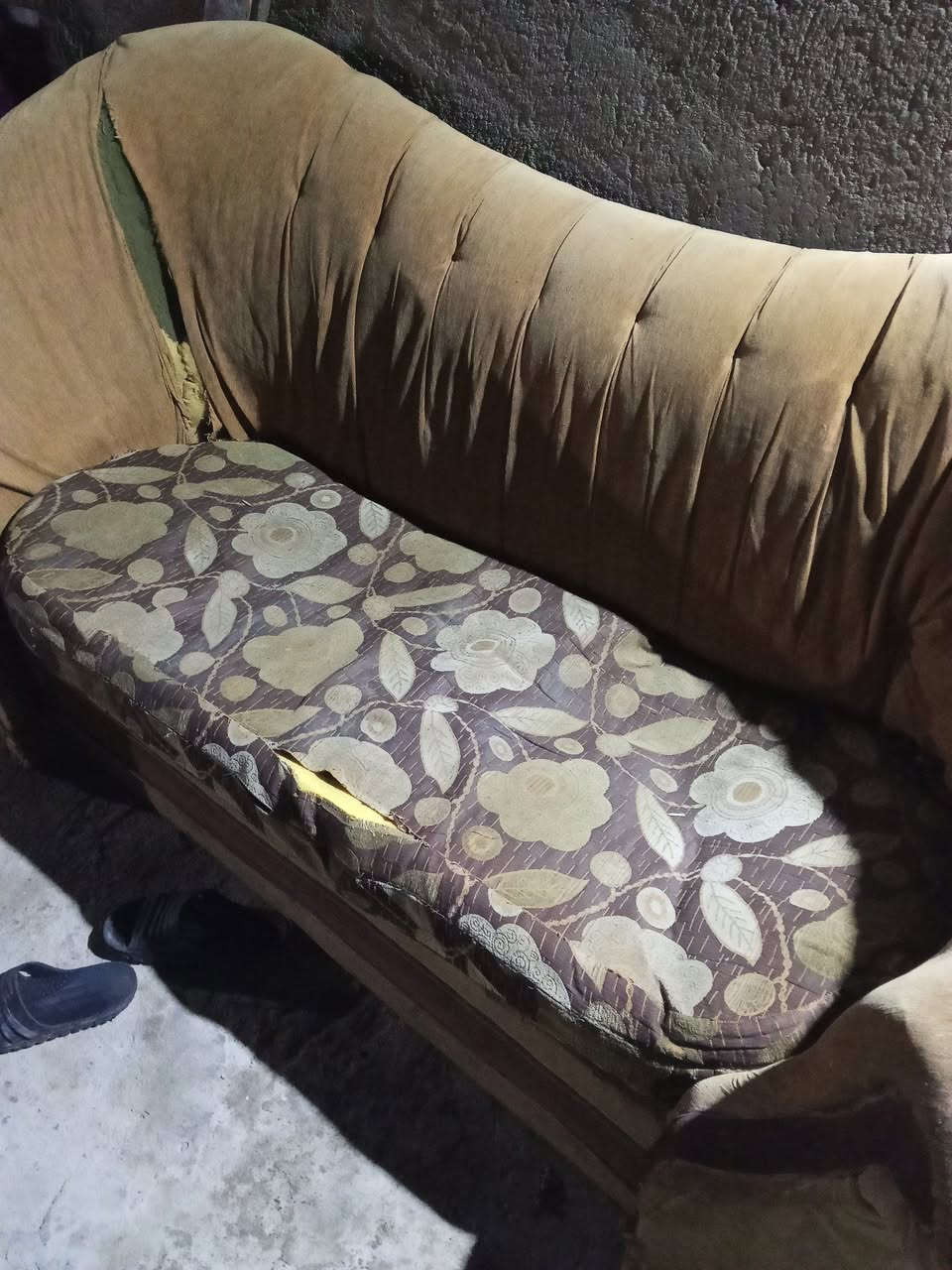 سلام عليكم عندي هاي القنفه مستخدمه للبيع قيمه بليرضي الله وخذة ادمن وافق عله لمنشور


**إذا كنت صاحب هذا الإعلان وتريد حذفه لأي سبب، رجاءا أرسل رسالة إلى الدعم الفني**