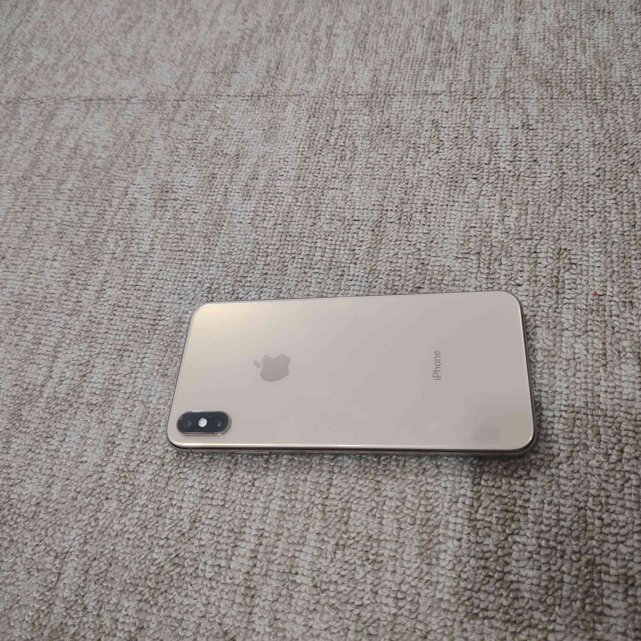 ايفون اكس ماكس للبيع

ذاكره 256

بطاريه 78 بلادي

مكفول من كلشي مامفتوح ولامبدل بيه شي 

وياه شاحنه اصليه وكفر 

سعره 250 وبيه مجال بسيط مكاني ناصريه مركز 

***********
