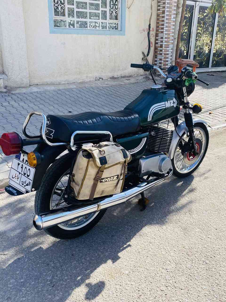 سلام عليكم  ماطور ٨٢ رقم وسنويه بدون راعي لحيم مقدم دسك كهربايات كله شغاله  بلخشم فقط سايس 2عل شرط تفتح يمي ماطور متعوب عليه ومكينه ناعمه  مكاني نجف سعر 1800 وبي مجال حك جيه رقمي ***********
