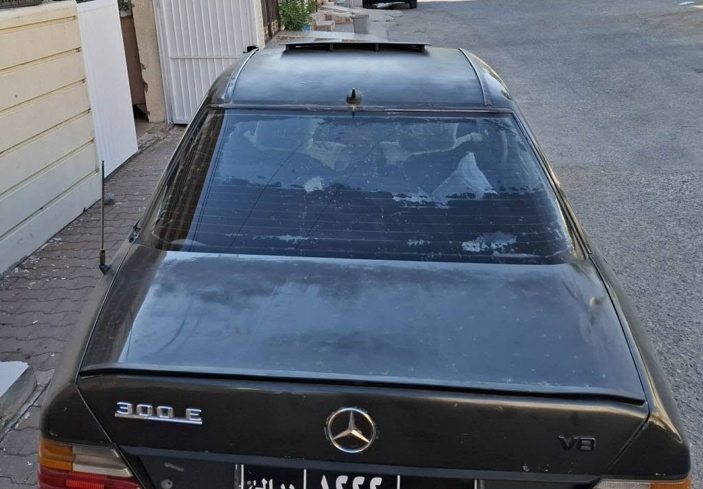 مارسیدس e300 گێڕو مەکینە ی بە طە ۲.٥۰۰ ئەوەلیات و حاسیبەیە 
۲٥ گەڵاو معامەلە لە سلێمانی
*********** السليمانية, العراق
