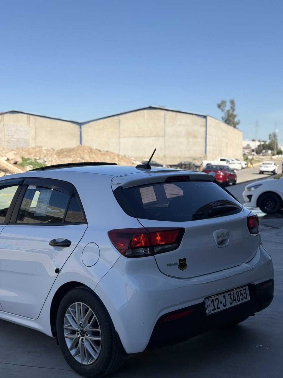 � للبيع: كيا ريو 2023 – فئة S
🔹 لايت زينون
🔹 كشن حار / بارد
🔹 ويل كب
🔹 بصمة أبواب وتشغيل
🔹 مسند وسطي
🔹 كروز كنترول مع تحكمات ستيرن
🔹 فتحة سقف
🔹 شاشة كبيرة تدعم Apple CarPlay

📌 ملاحظة: السيارة حادث (بوند وجاملغ صبغ)
📍 الموقع: موصل – مدينة المعارض
📞 للتواصل: ***********

السيارة بحالة جيدة ومواصفات ممتازة
