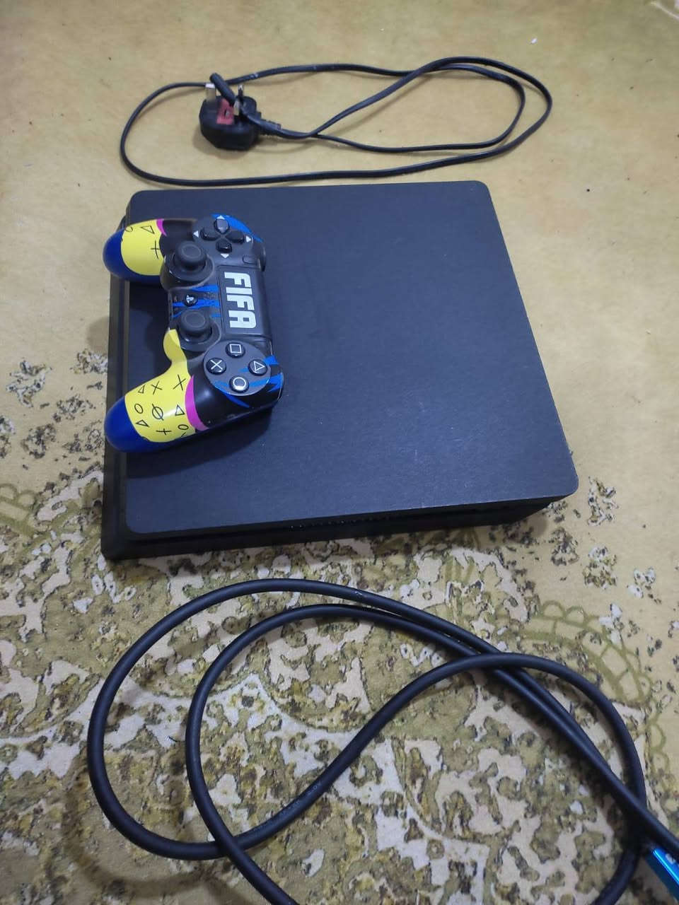 السلام عليكم بلي فور سلم واحد تيرة اخو الجديد استعمال قليل ما طاب تصليح ويا كامل ملحقاته جوستك+كيبلات+الكارتونه ويجي ويا أقراص ثنين جهاز استعمال قليل السعر 275 العنوان البصرة الصالحية رقم الهاتف ***********
