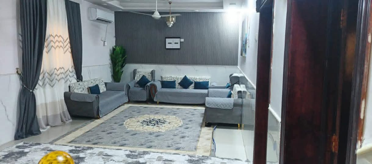 (#أَعَــــــــــــــــــــلَأَنَ) 
   ((#مكتــب_شمــس_الباحــث_للعــقارات_السماوة))

دار للبيع ▪️ في مجمع الأيطالي موقع مميز  

المساحــه ▪️250 m على شارع 20 m 

 يتكون من غرفتين  نوم صاله استقبال مطبخ ومجمعات صحيه سنه البناء 2022 مطلوب للعقار 87 مليون التسديد الشهري 438 الف   

لمعرفه السعر الكلي اكتب يالله او تم توصلك كل التفاصيل 

#حاب_تعرض_عقارك_كل_ماعليك_مراسلتنا_على.          _الخاص_أو الأتصل_على_أرقام_المكتب https://www.facebook.com/shamsalbhith?mibextid=LQQJ4d

     شمس الباحث للعقارات السماوة 
                       بأدارة    
             ابو مؤمل الفرطوسي      
                  ***********      ***********

(🌹#شعارنا_الأمانة_والثقه_والأخلاص_في_العمل🌹)
