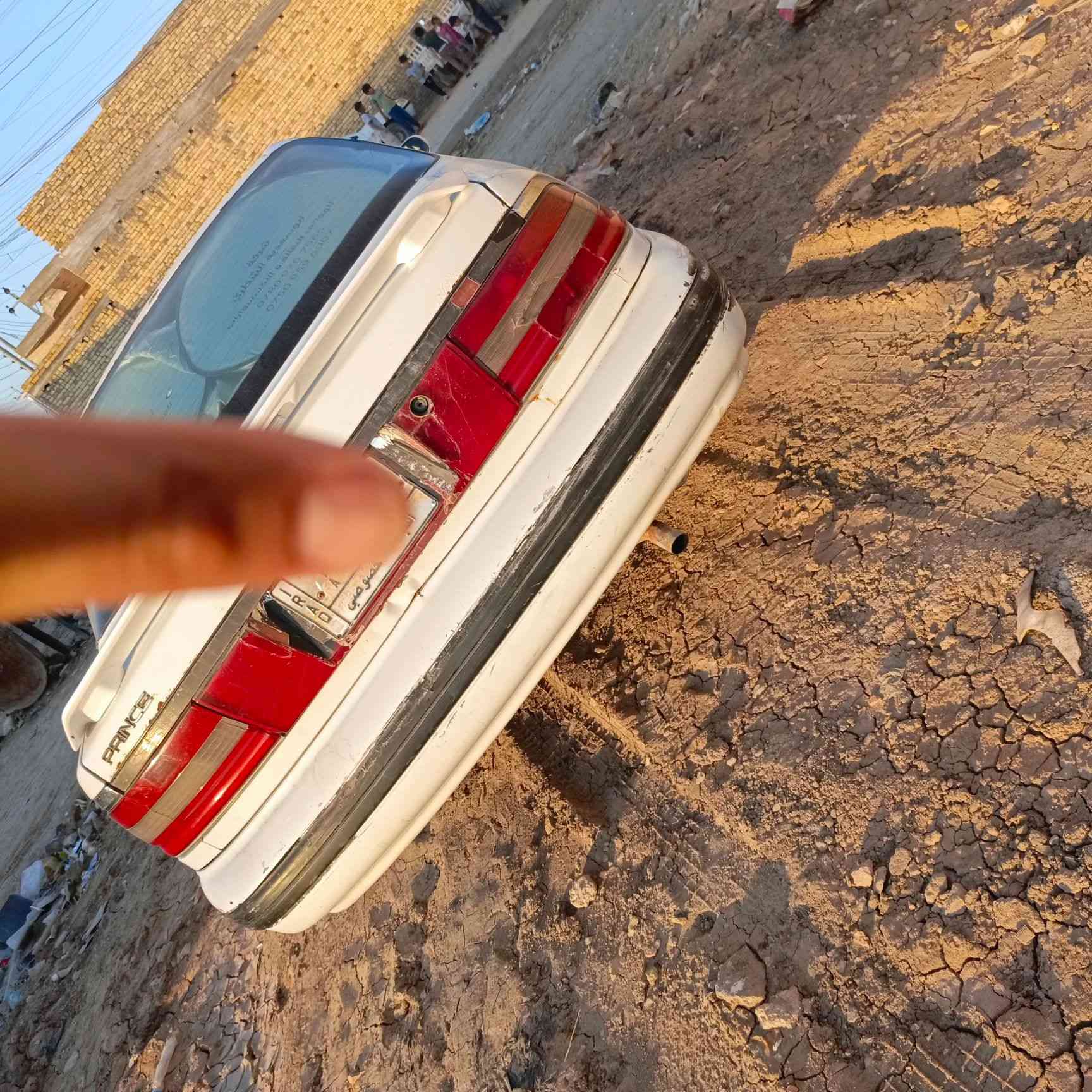 سياره للبيع او المراوس حسب القناعه بخصوصي فقط 
برنس دايو ماكينه ونجي 6 سلندر سياره جاهزه حداديه جديده تخم تاير 
رقم نجف مشروع وطني شرط المداوره
 سعر 32$ وبيه مجال
المكان الشطره.     ***********
 انه مكلف بل النشر
