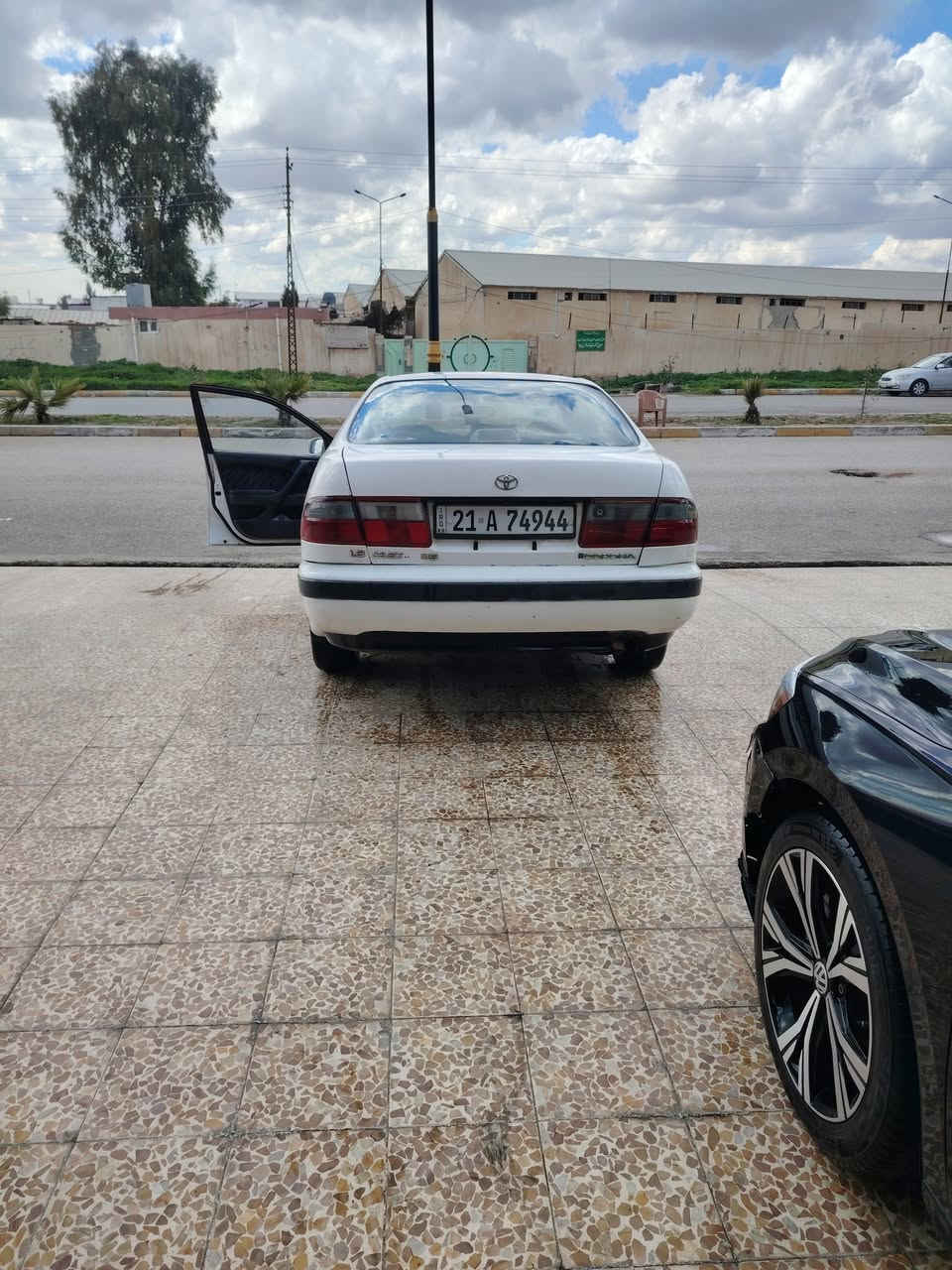 كوريلا موديل 1994
كير توماتيك ومحرك شرط فحص 
بيها قطعه وحده صبغ 
السعر 62 ورقه وبيها مجال 
الرقم *********** هذا الرقم بي واتس اب 
الرقم الثاني ***********
