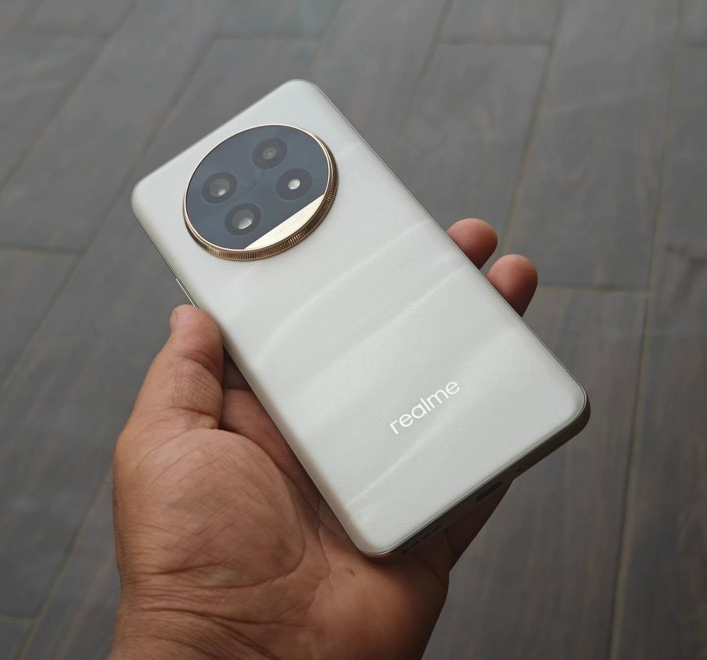 جهاز realme 13 pro 5G

ذاكرة 512 .....بطارية 5200 

دبل شريحة ........لون ذهبي مميز 

الجهاز فول مواصفات فوووول 🔥🔥

مكفول كفالة عامه من كلشي نضافتة 99 % شرط الضمان 

استخدام قليل جدآ مثل ماواضح بالصورة وانضف بعد 

بيع او مراوس / متوفر نضام اقصاد / شهري + اسبوعي 

توصيل داخل وخارج المحافضات 🚚🚛

للتواصل والاستفسار / 👇👇

عباس عاشور / ***********
طيبة رعد / ***********
