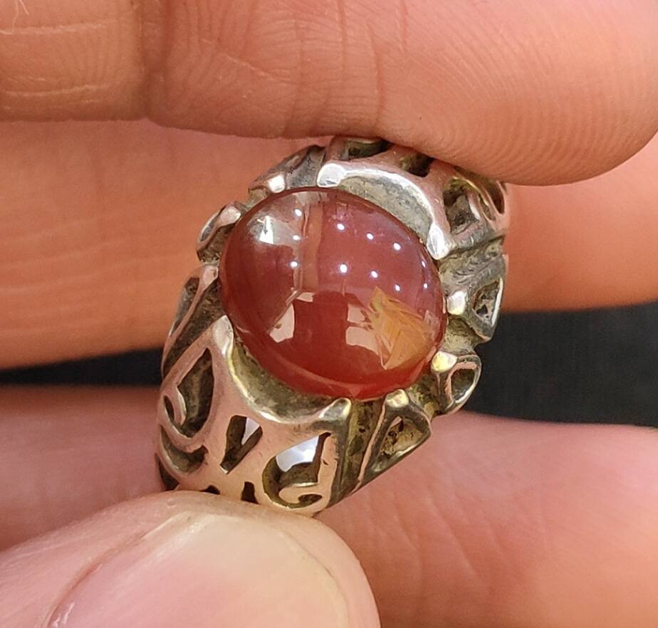 الي يحب يحجز يراسلنا على الواتساب  ( *********** ) 
او التواصل على الخاص 
اهلاً وسهلا ومرحبا بكم 

💯 خاتم بحجر العقيق اليماني الأصلي 💯
💢 ذات مظهـر وجـودة ممتـازة  💢
⭐  قـطـعـة تسـر النـاظـريـن  ⭐
💫 يـتـوفر خـدمـة تـوصـيـل لجـمـيـع مـحـافـظـات الـعـراق
