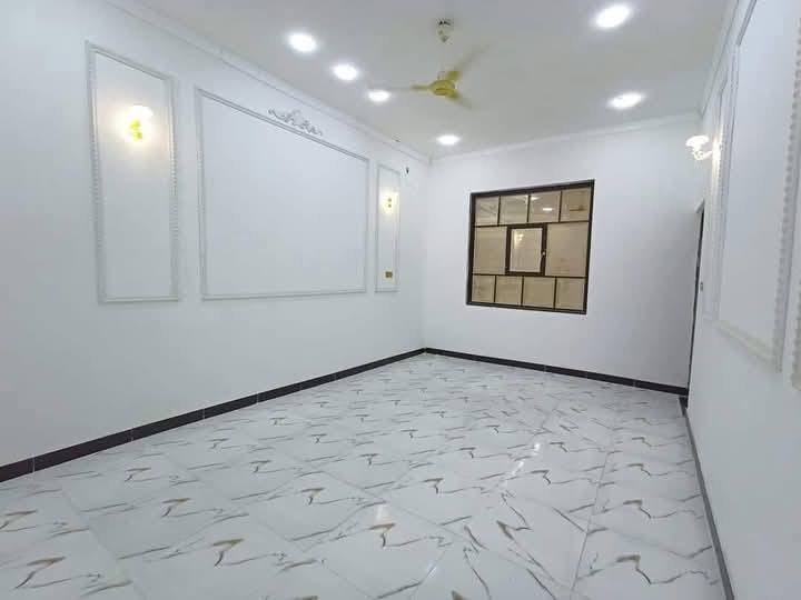 جزء من عملي  جوتن داخلي وخارجي وعمل كافه الاصباغ 

طلس معجون وستن/ورق جدران/ سحبات فوم داخليه 

معالجه الرطوبه/ ديكور بديل الرخام والخشب والشيبورد 

ترميم وتصليح البيوت القديمه/شبابيك تنظيف وصبغ حراري 

شغل درجه اولى/ ***********
