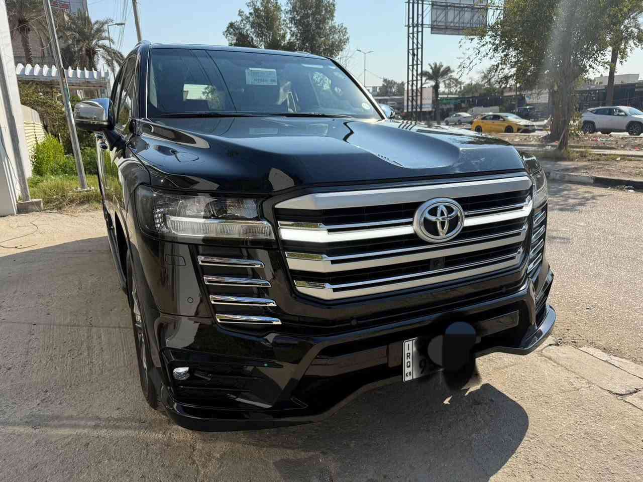 السلام عليكم 
لاندكروز ٢٠٢٤ لمتد 
داخل احمر
ماشيه ٢٥ الف 
مكفوله
رقم شمالي
٣ شاشات
٥ بصمات
٤ كامرات ٣٦٠ 
كشنات تبريد
مكان السياره بغداد 
للبيع فقط اعتذر عن المراوس
***********
