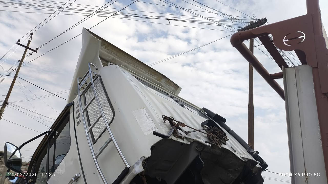 هينو أنكر للبيع موديل 97 مكينه 80عادي خطين شاصي 6وربع رقم انكليزي سنويه بسمي لا تبخير ولا تنقيص تبريد شغال تخم تأير شاصي مكفول السعر 3 شدات و15 وبيه مجال لشراي مكاني كوت ***********
