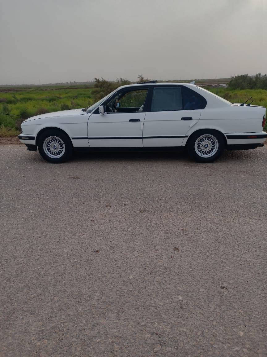 بي ام ٥٢٥ مسكر مديل 92 للبيع 
رقم أربيل السنوية نافذه
تخم تاير جديد
باتري جديد
كهربائيات كلها شغله
تبريد تدفئه شغالين
سنتر الوك شغل
البانوراما شغاله 
السعر 48$
***********
مكان السياره ميسان
