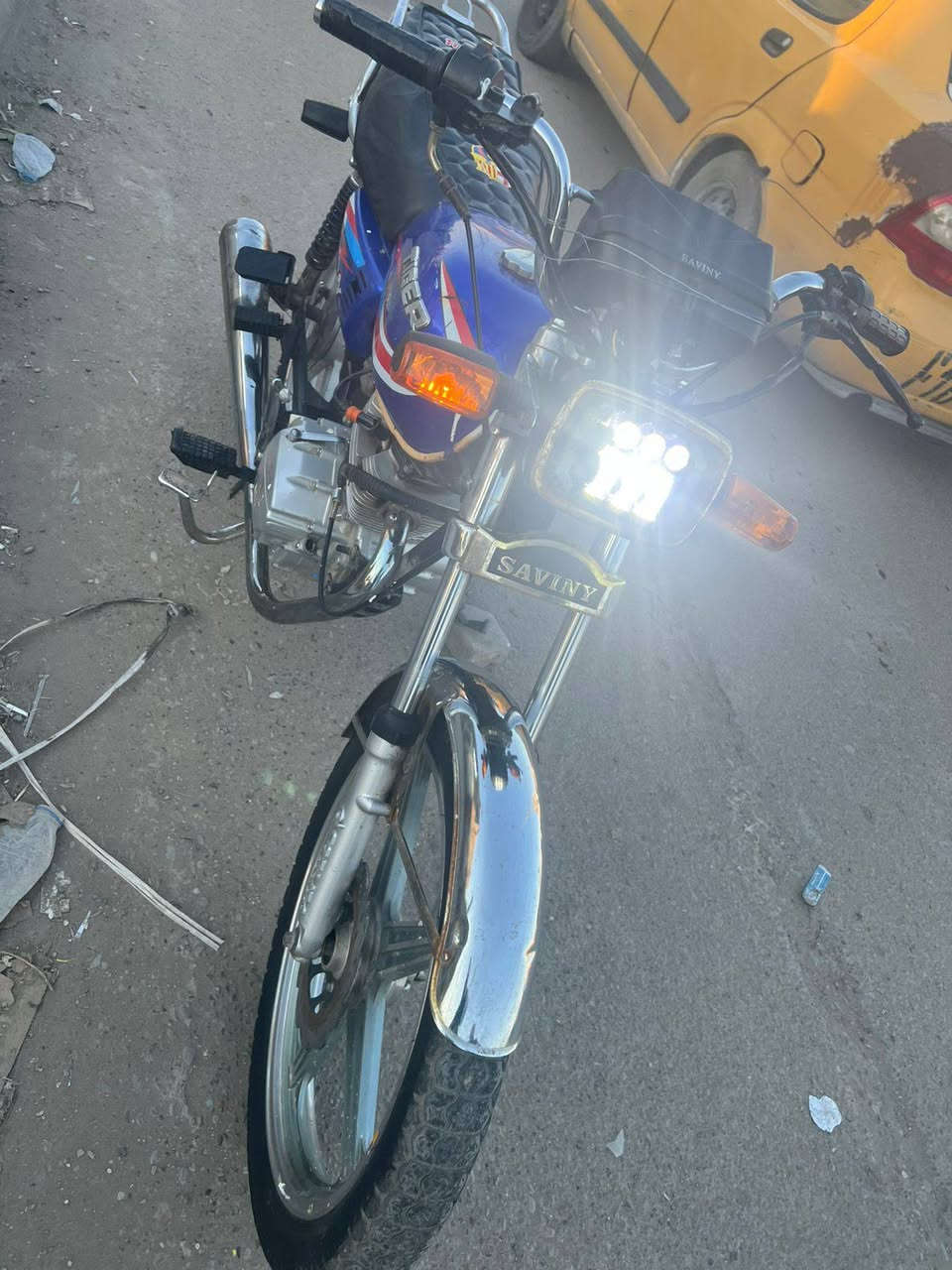 سيفان موديل 22 
مكينة نظيفة شلعه معدل فول 
كهربائيات كلها شغاله نكره سلف 
بغداد الحسينيه الراشديه ***********
350 قفل
