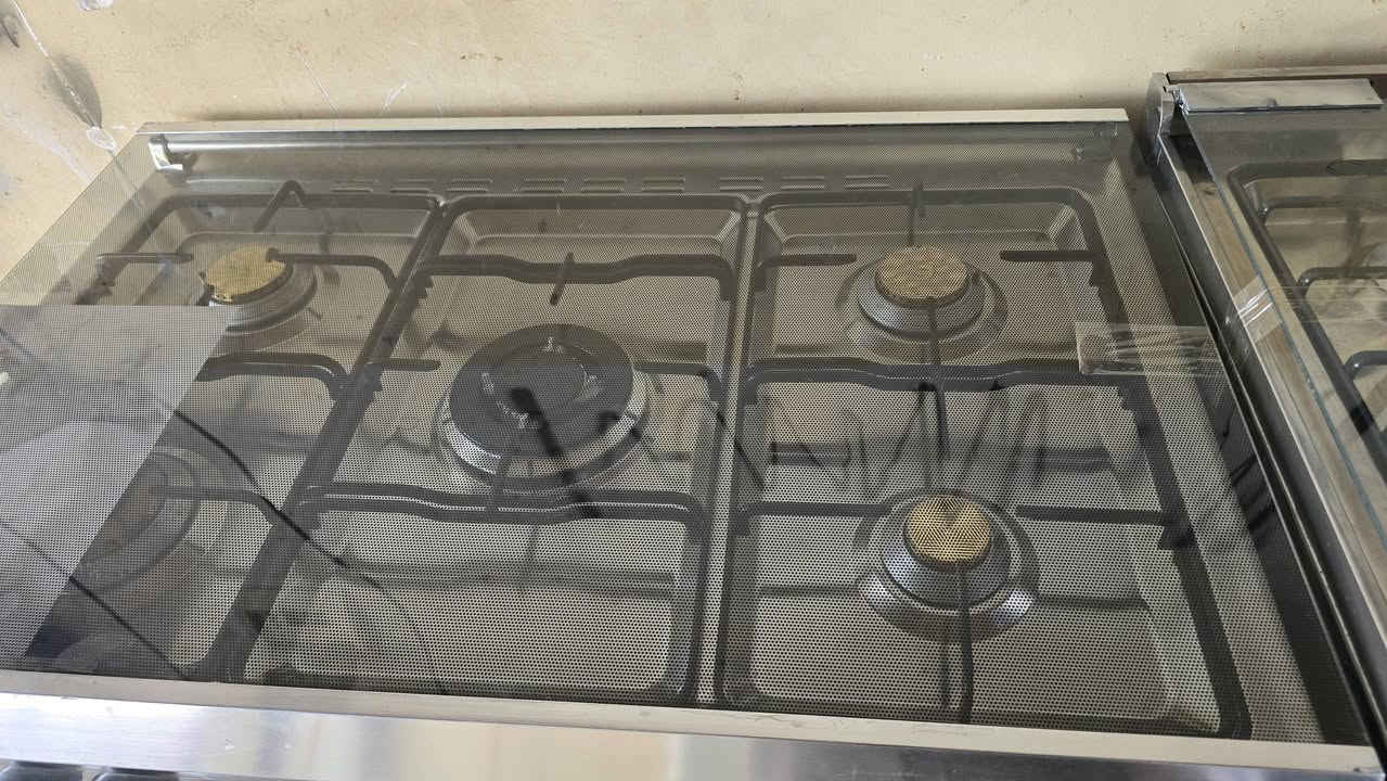 طباخ ماركه ايطالي كله شغال اتصال ***********
