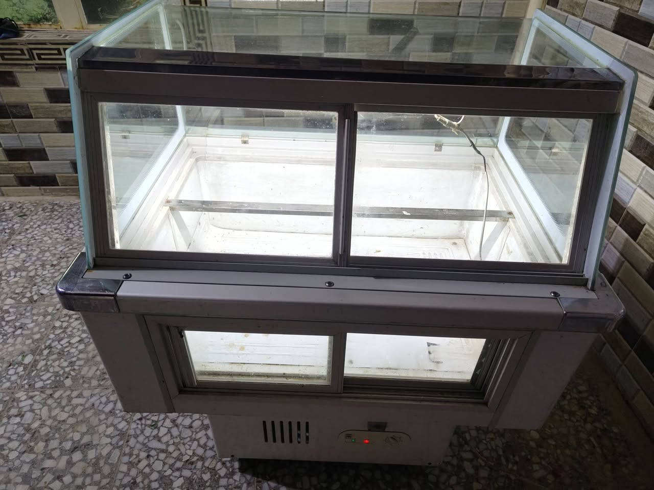 السلام عليكم ورحمة الله وبركاته 
براد مقبلات للبيع استعمال قليل جدا 
يسع12بلانك 
أي خلل مابي تبريد فول 
المكان النجف الأشرف خلف ملعب النجف الدولي 
للأستفسار أكثر راسل البيج
https://www.facebook.com/share/1GSf1w9t9X/
أو أتصل على الأرقام التالية 
 ***********
***********
وهاي قناة الواتساب الي تنزل بيه جميع الوضائف ولتنسون تفعلون جرص لشعارات حته من تنزل الوضيفه يجيكم أشعار 
https://whatsapp.com/channel/0029VbBzSkh42Dcc90nhOm09
تحياتي للجميع أخوكم وخادمكم شيف يوسف الحربي
