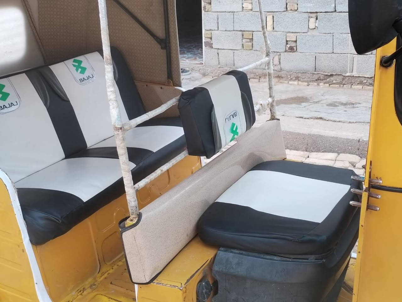تكتك للبيع موديل 10/12/2019  كشره مكفوله ومحرك تجفيت شركه تكتك جاهزه ونضيفه  ما متعوبه وراق وكيلها شاكر سعر ها 5/200  بيها مجال لشراي رقمي ***********
