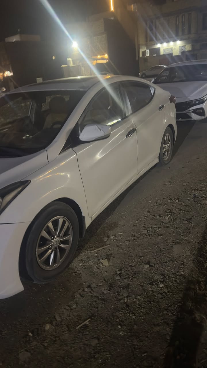 السلام عليكم النترا خليجي مديل2015 مكينه1.8   السعر100وبيه مجال ،بيه ضربه جاملغ خلفي وبيه مكانات صبغ مكانه البصرة حي بغداد للأستفسار***********
