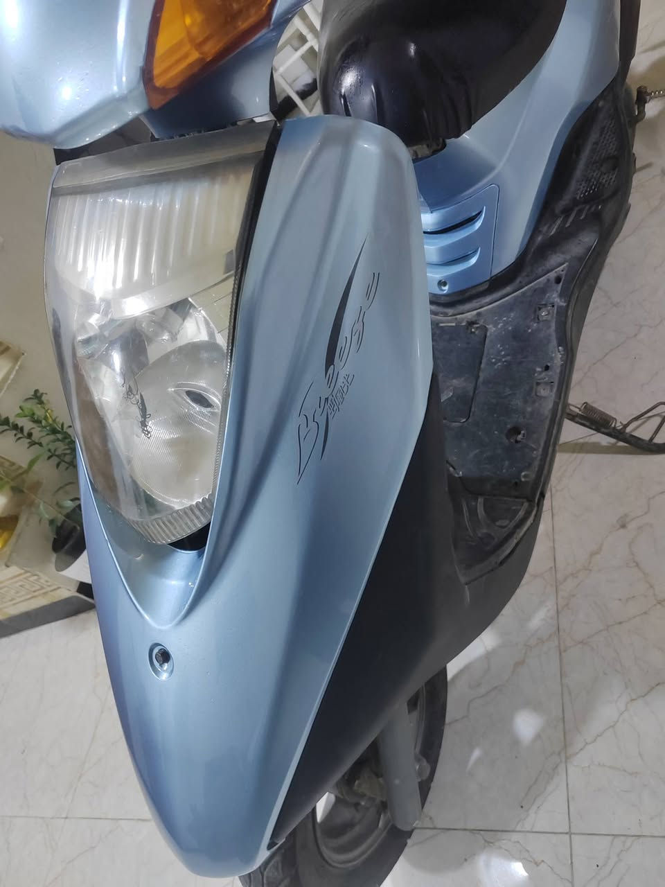 سلام عليكم دراجه بريز للبيع كامله مابيه نقص نكره سلف مكينه ناعمه السعر ٥٥٠ وبيه مجال المكان الدوره الرقم ***********
